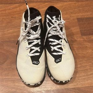 Men’s Under Armor Charged SC Basketball Shoes